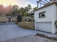 Villa for sale in Los Arqueros, Benahavis