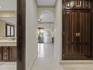Villa for sale in Los Arqueros, Benahavis