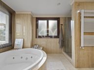 Villa for sale in Los Arqueros, Benahavis