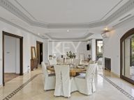 Villa for sale in Los Arqueros, Benahavis