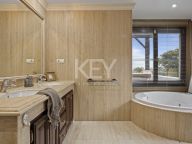 Villa for sale in Los Arqueros, Benahavis