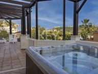 Villa for sale in Los Arqueros, Benahavis