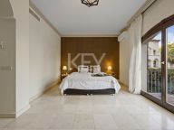 Villa for sale in Los Arqueros, Benahavis