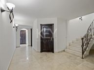 Villa for sale in Los Arqueros, Benahavis