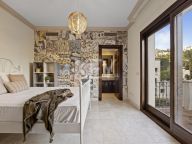 Villa for sale in Los Arqueros, Benahavis