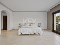 Villa for sale in Los Arqueros, Benahavis