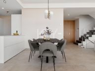Villa for sale in La Alqueria, Benahavis