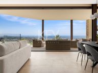 Villa for sale in La Alqueria, Benahavis
