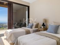Villa for sale in La Alqueria, Benahavis