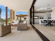 Villa for sale in La Alqueria, Benahavis