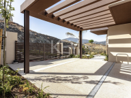 Villa for sale in La Alqueria, Benahavis