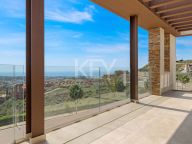 Villa for sale in La Alqueria, Benahavis