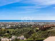 Villa for sale in La Alqueria, Benahavis