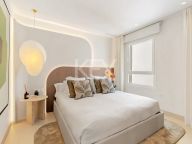 Apartment for sale in Los Monteros Palm Beach, Marbella East