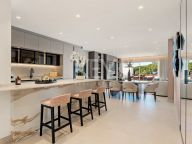 Apartment for sale in Los Monteros Palm Beach, Marbella East