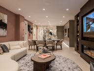 Apartment for sale in Los Monteros Palm Beach, Marbella East