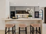 Apartment for sale in Los Monteros Palm Beach, Marbella East