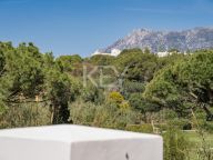 Apartment for sale in Los Monteros Palm Beach, Marbella East