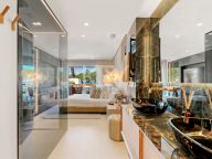 Apartment for sale in Los Monteros Palm Beach, Marbella East