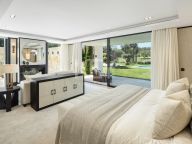 Villa for sale in Las Brisas, Nueva Andalucia