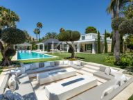 Villa for sale in Las Brisas, Nueva Andalucia