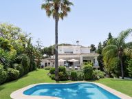 Вилла на продажу в Las Brisas, Новая Андалусия