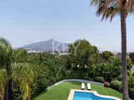 Вилла на продажу в Las Brisas, Новая Андалусия