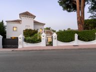 Вилла на продажу в Las Brisas, Новая Андалусия