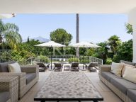 Вилла на продажу в Las Brisas, Новая Андалусия