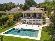 Villa for sale in Nueva Andalucia