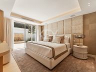 Villa for sale in Nueva Andalucia