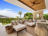 Villa for sale in Nueva Andalucia