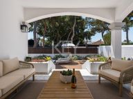 Villa for sale in Altos del Rodeo, Nueva Andalucia