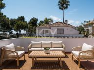 Villa for sale in Altos del Rodeo, Nueva Andalucia