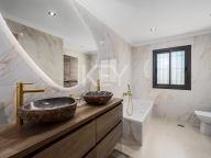 Villa for sale in Altos del Rodeo, Nueva Andalucia