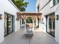 Вилла на продажу в Las Brisas, Новая Андалусия