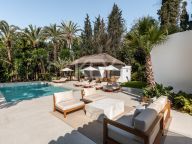 Villa for sale in Las Brisas, Nueva Andalucia