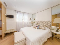 Ático en venta en El Oasis Club, Marbella Golden Mile