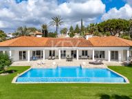 Villa for sale in Hacienda las Chapas, Marbella East