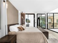 Villa for sale in El Madroñal, Benahavis