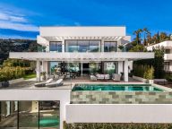 Villa for sale in El Madroñal, Benahavis