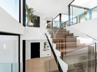 Villa for sale in El Madroñal, Benahavis