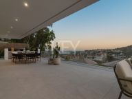 Villa en venta en Aloha Hill Club, Nueva Andalucia