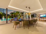 Villa en venta en Hacienda las Chapas, Marbella Este