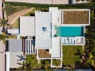 Villa for sale in Las Brisas, Nueva Andalucia