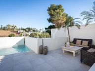 Villa for sale in Nueva Andalucia