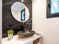 Villa for sale in Nueva Andalucia