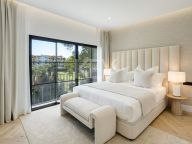 Villa for sale in El Herrojo, Benahavis
