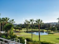 Villa for sale in Los Naranjos, Nueva Andalucia