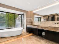 Вилла на продажу в La Quinta, Бенахавис